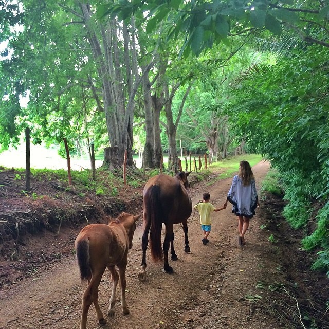 Gisele Bündchenที่ตั้งครรภ์เปิดตัว Baby Bump ของเธอระหว่างการออกไปเที่ยวที่ไมอามี