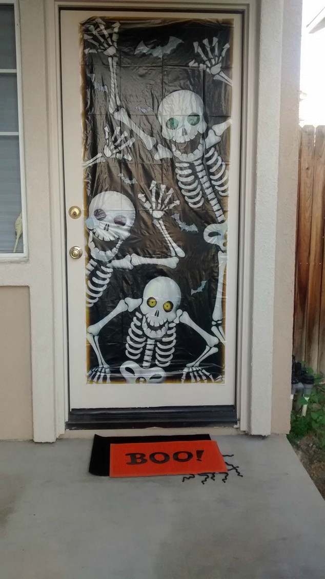 Spooky Door from This Gallery Is Way Too Spooky | E! News