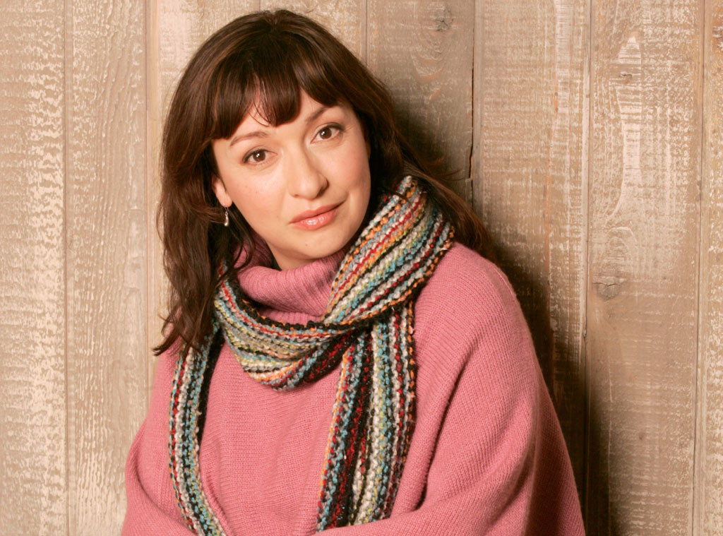 Elizabeth Peña Died as a Result of Alcohol Abuse - E! Online