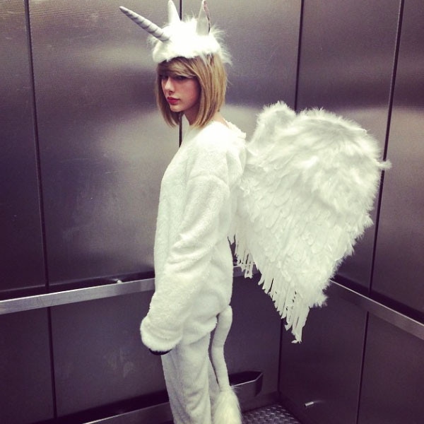 Taylor Swift, Halloween, Instagram