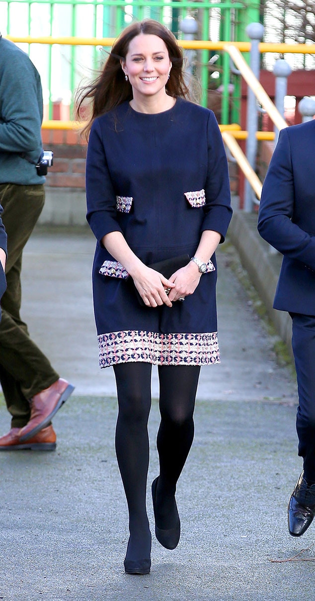 Pregnant Kate Middleton Wears Chic Dress Meets Schoolchildren E Online Pregnant Kate Middleton Wears Chic Dress Meets Schoolchildren E Online
