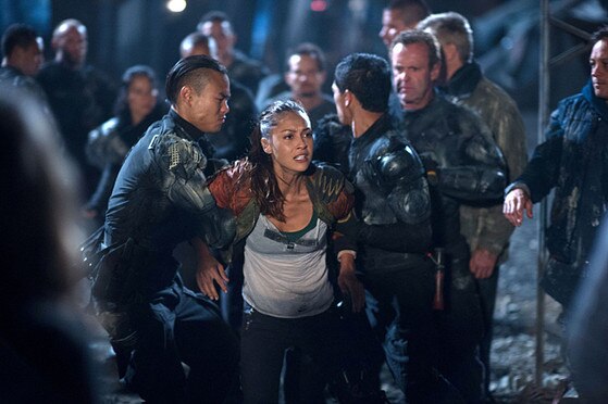 Everything Hurts on The 100 After That Death | E! News