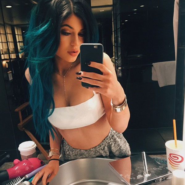 Sultry Stare From Kylie Jenners Sexiest Instagrams E News 