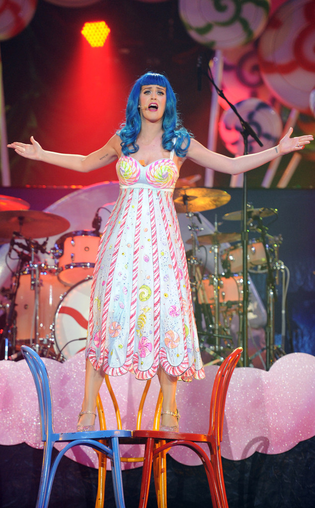 Standing Tall From Katy Perrys Concert Costumes E News 3983