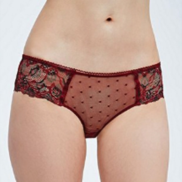 Urban Outfitters In Hot Water for Scary-Skinny Thigh Gap Ad On Website