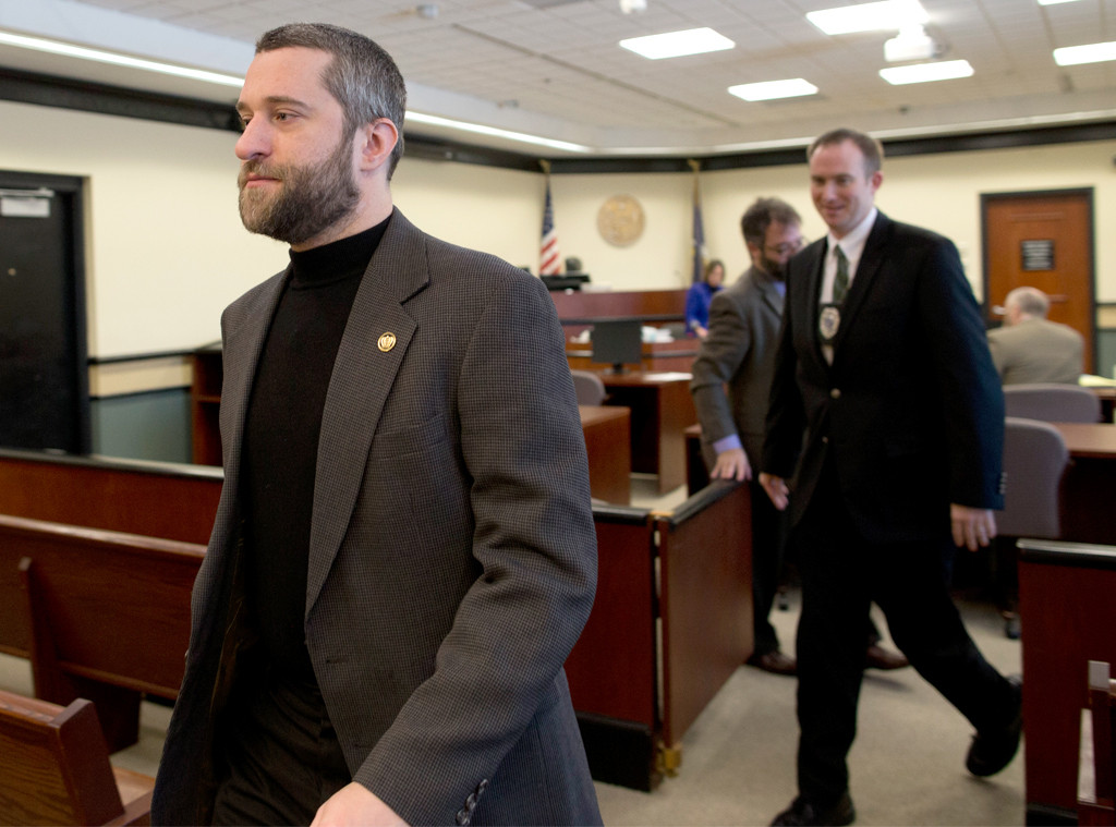Dustin Diamond's Stabbing Trial Begins With Bizarre Stunt ...