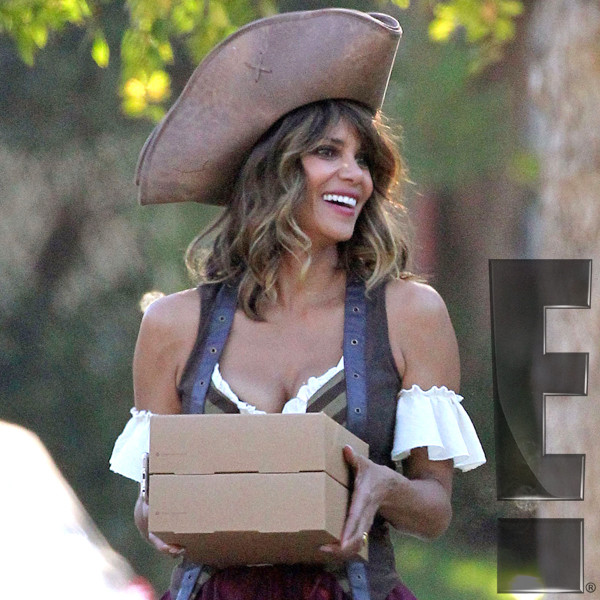 Halle Berry Looked Hot and Happy on Halloween Despite Divorce News