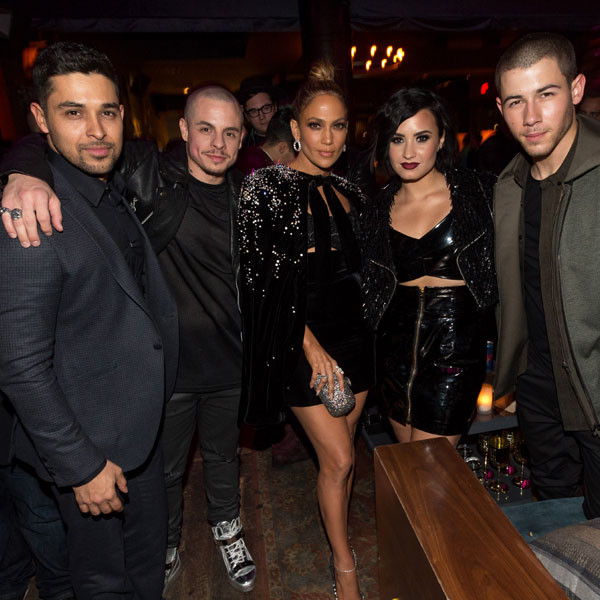 Nick & Joe Jonas Rock Out With Demi Lovato on Their AMAs Party Bus