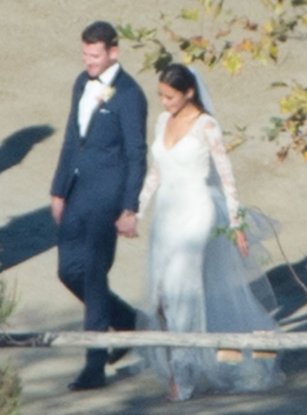 See Jamie Chung s Gorgeous Lace Monique Lhuillier Wedding Dress