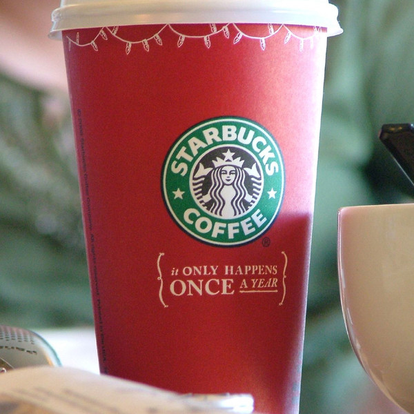 https://akns-images.eonline.com/eol_images/Entire_Site/2015109/rs_600x600-151109141236-600-2005-starbucks-red-holiday-cup.jm.110915.jpg?fit=around%7C600:600&output-quality=90&crop=600:600;center,top