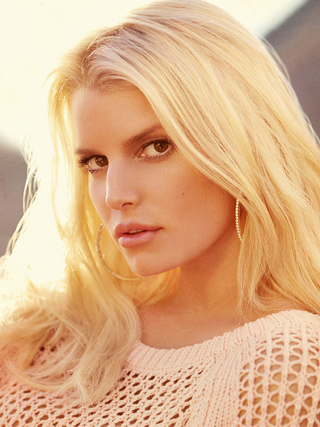 Jessica Simpson Gets Back into Super Sexy Daisy Duke Shorts for Spring ...