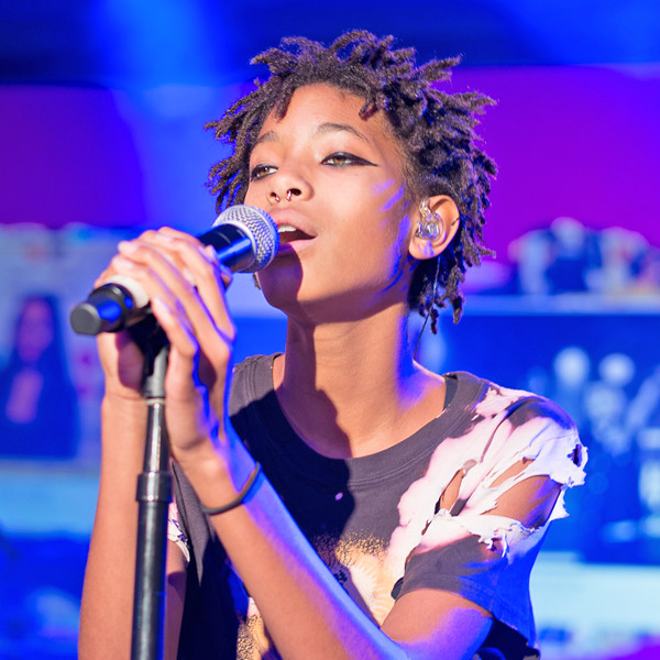 Rs 600x600 151211102618 600 Willow Smith Performing Mh 121115 ?fit=around|1080 1080&output Quality=90&crop=1080 1080;center,top