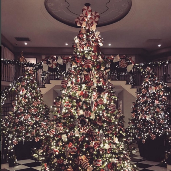 Kris' Christmas Tree from Kardashian Christmas Photos E! News