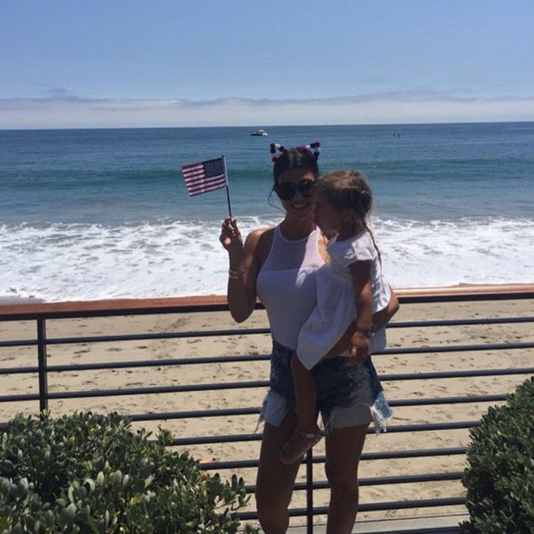 Kourtney Kardashian, Instagram