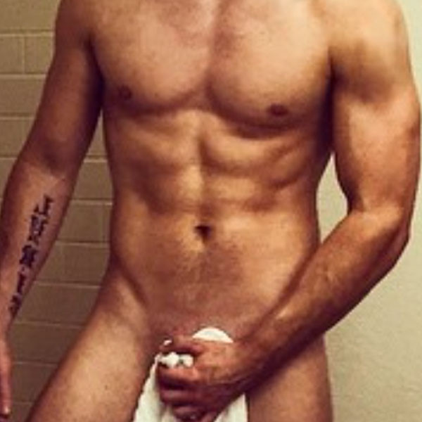 Which Boy Band Singer Is Posing Naked?!