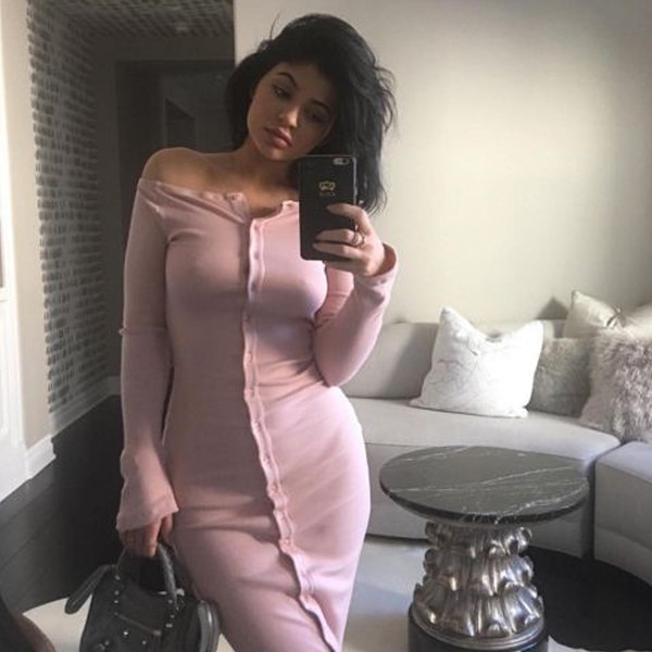 Pretty In Pink From Kylie Jenners Sexiest Instagrams E News