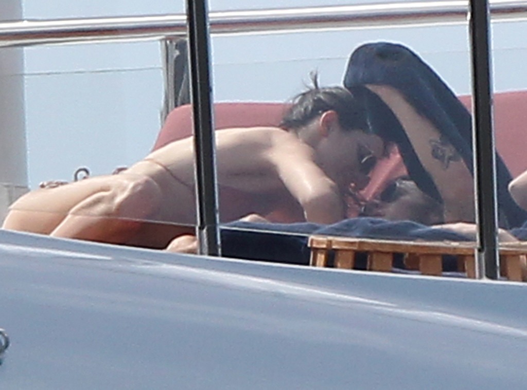 Kendall Jenner, Harry Styles, PDA