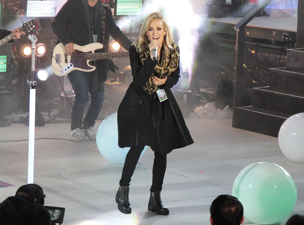 Carrie Underwood from The Big Picture: Today's Hot Photos | E! News
