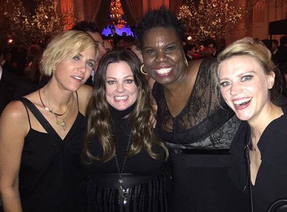 First Photo of the New Ghostbusters Cast Together: Kristen Wiig ...