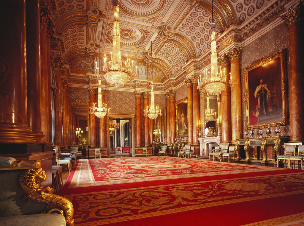 Inside The Buckingham Palace Living Room