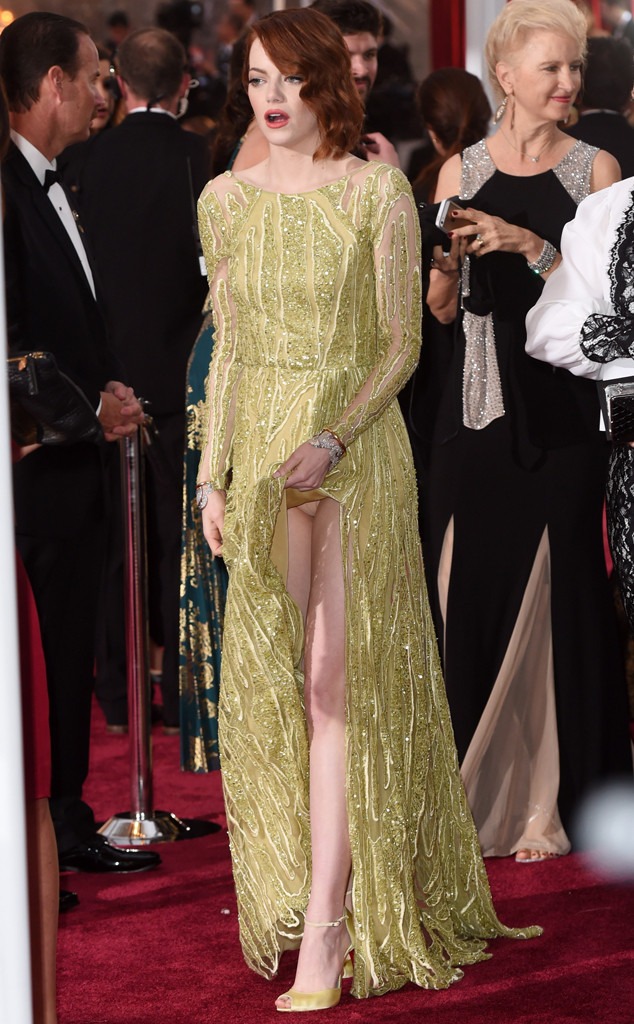 Yikes Emma Stone Accidentally Flashes The Oscars Red Carpet E