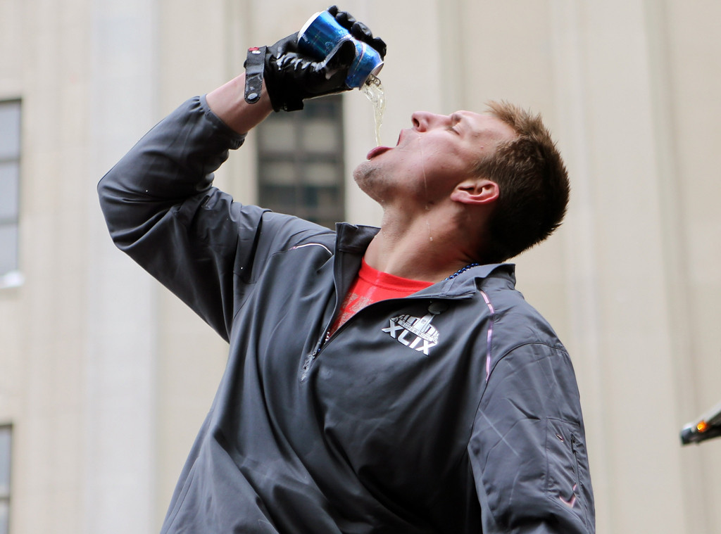 Rob Gronkowski Shares Story About Tom Brady Drinking Alcohol