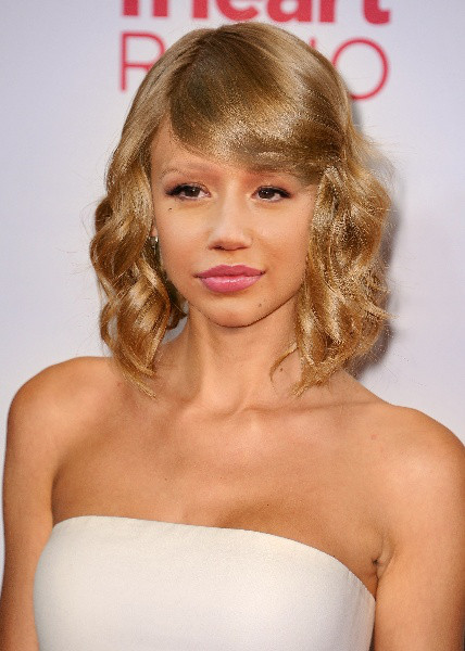 2015 Grammys Face-Off - Taylor Swift + Iggy Azalea