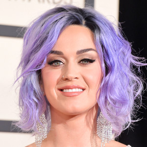 Katy Perry Hits 2015 Grammys Red Carpet With Another New Hair