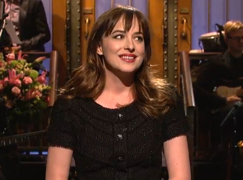 Dakota Johnson Hosts Snl Stars In Controversial Skit E Online Uk 