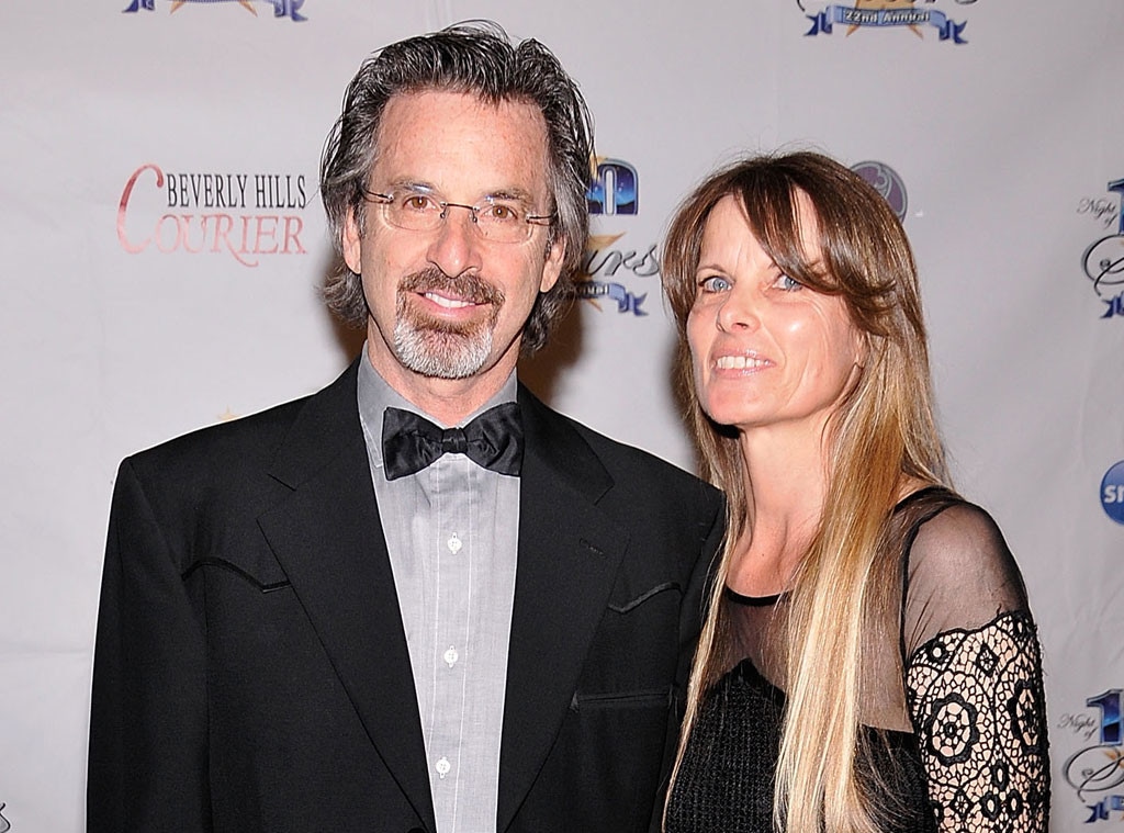 La ex esposa de Robert Carradine lo acusa de un accidente automovilístico intencional en 2015