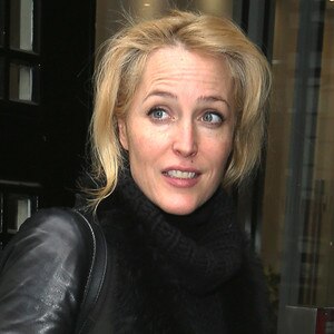 gillian anderson without makeup