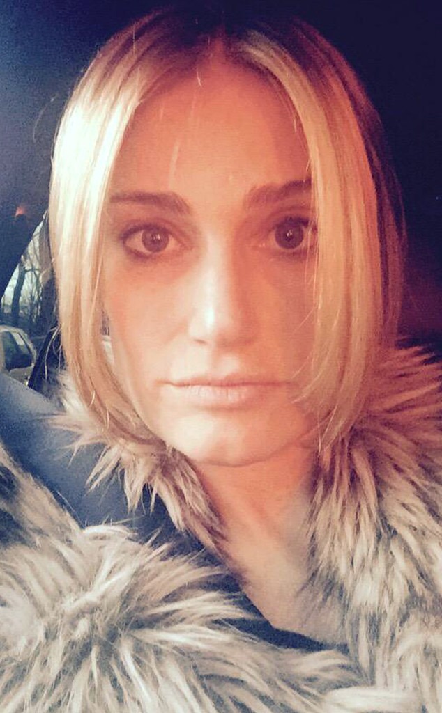 Idina Menzel Goes Blond Check Out Her Drastic New Look E News