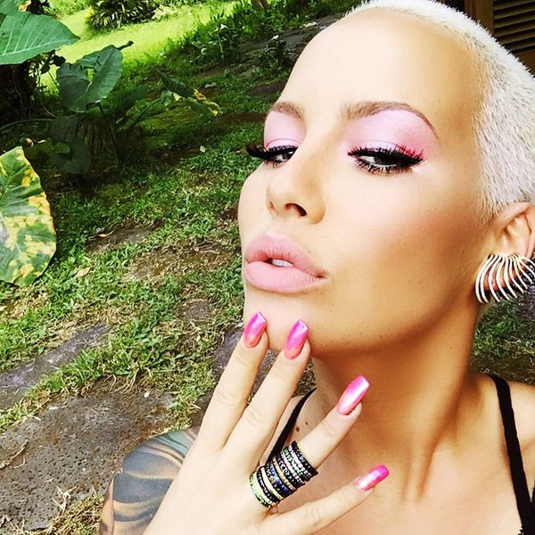 Amber Rose Is Topless and Showing Off Her Entire Butt on ... - 600 x 600 jpeg 75kB