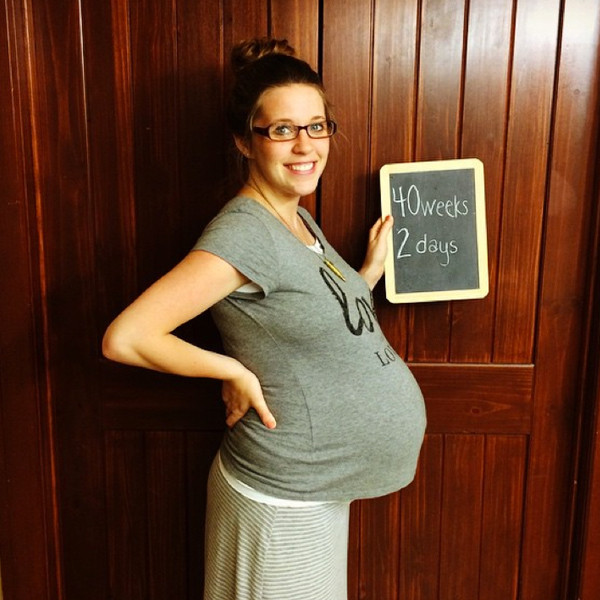 40 неделя беременности вторая. Pregnant 40 weeks. Jill pregnant. Jack and Jill pregnant.