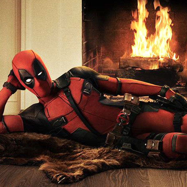 Ryan Reynolds Ready To Seduce You In Deadpool Costume—look E Online 