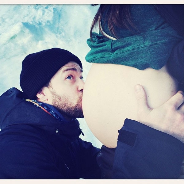 Justin Timberlake, Jessica Biel, Baby Bump Kiss