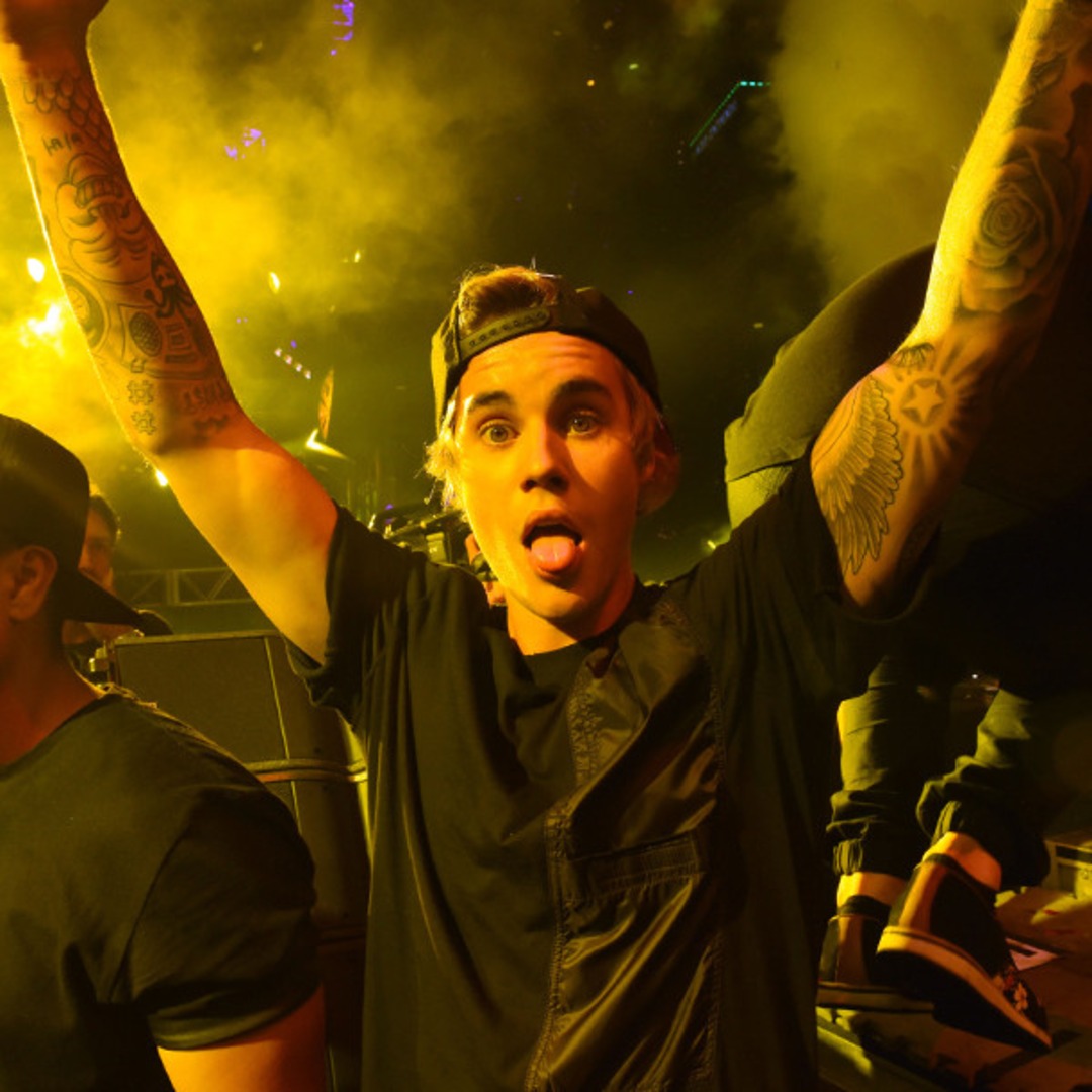 Justin Bieber Crashes Chatsworth High School Prom E Online Justin Bieber Crashes Chatsworth High School Prom E Online