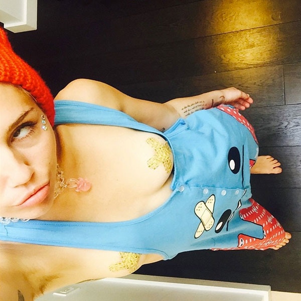 Miley Cyrus' Boobs Are True Stars During Coachella Weekend - E! Online
