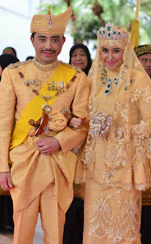 Prince Abdul Malik, Dayangku Raabi'atul 'Adawiyyah Pengiran Haji Bolkiah