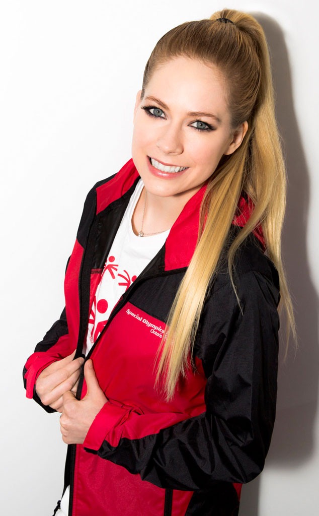Avril Lavigne Opens Up About Battling Lyme Disease ...