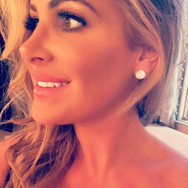 Kim Zolciak Slams Nose Job Rumors With Pics Of Her Daughters E