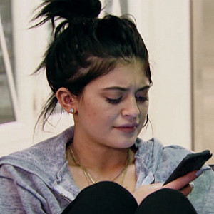 Kylie Jenner Gets A Creepy Delivery From An Obsessed Fan E Online
