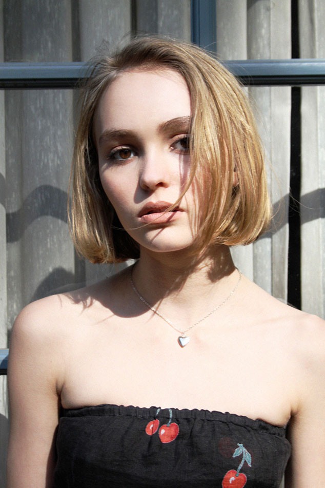 Lily-Rose Depp, 15 ans, fait ses débuts de mannequin : les photos de la