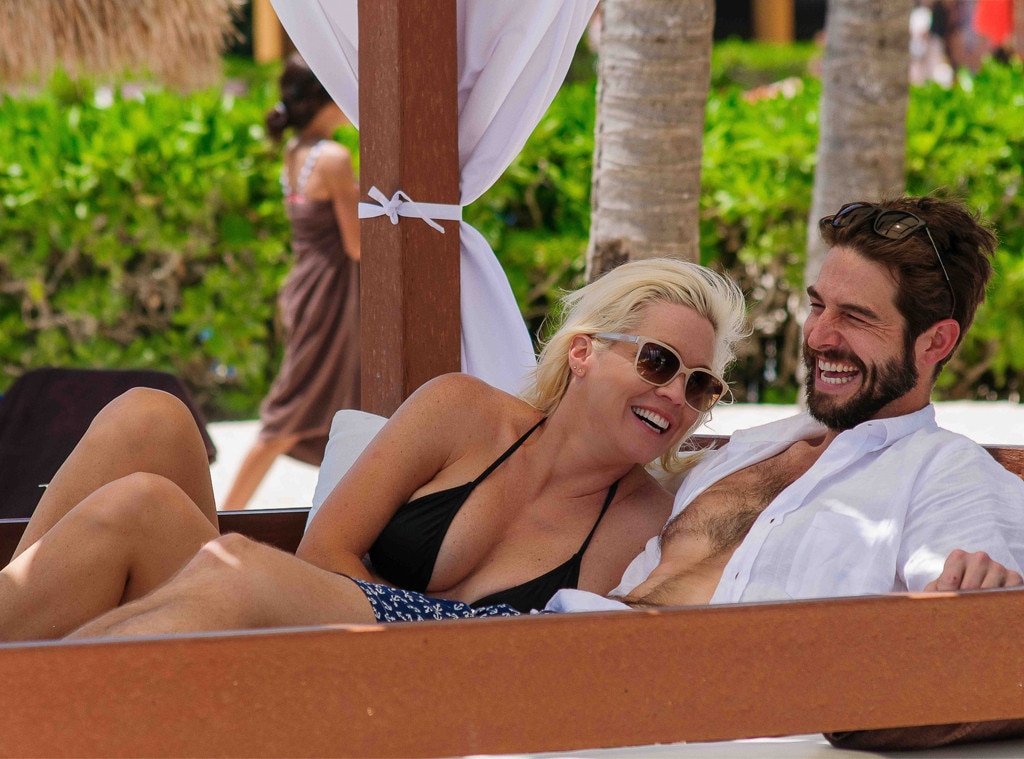 Birthday Babe Jennie Garth Flaunts Bikini Bod and Hot Boyfriend