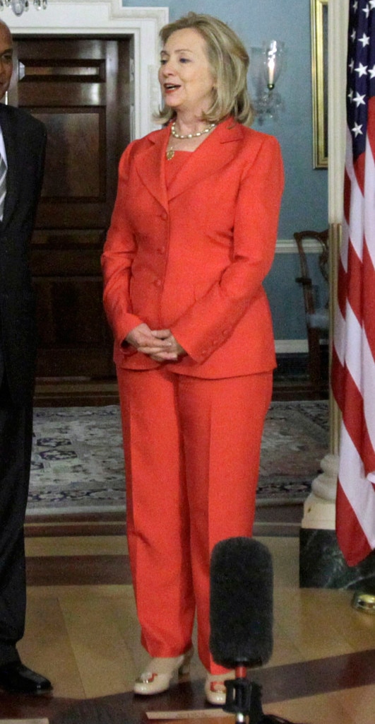 Клинтон в платье