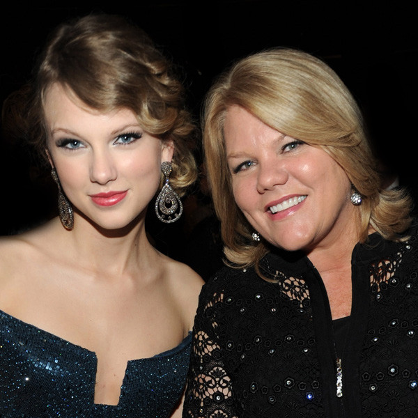 T.Swift's Mom Thought She Was Singing "Starbucks Lovers" E! Online AU