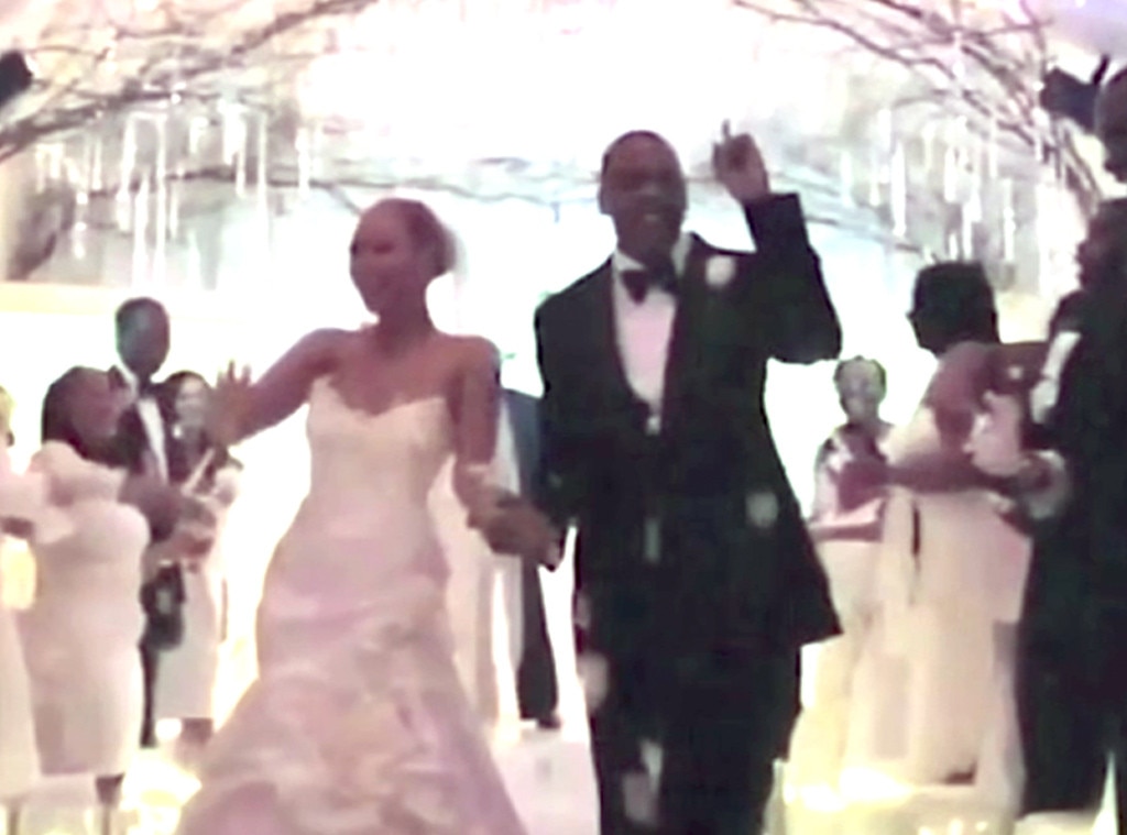 Tina Knowles Wedding Dress, Wedding Pictures: Beyonce, Jay Z, Solange, and  Blue Ivy | Glamour