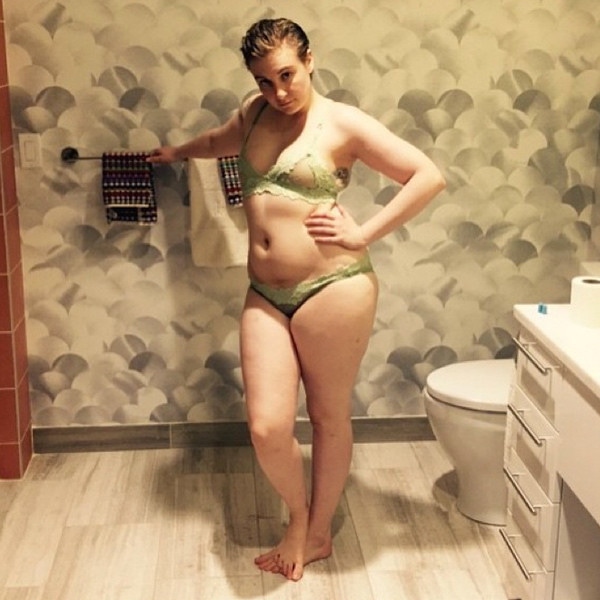 Lena Dunham Mostra Foto Em Que Aparece So De Lingerie E Online Brasil Lena Dunham Mostra Foto Em Que Aparece So De Lingerie E Online Brasil