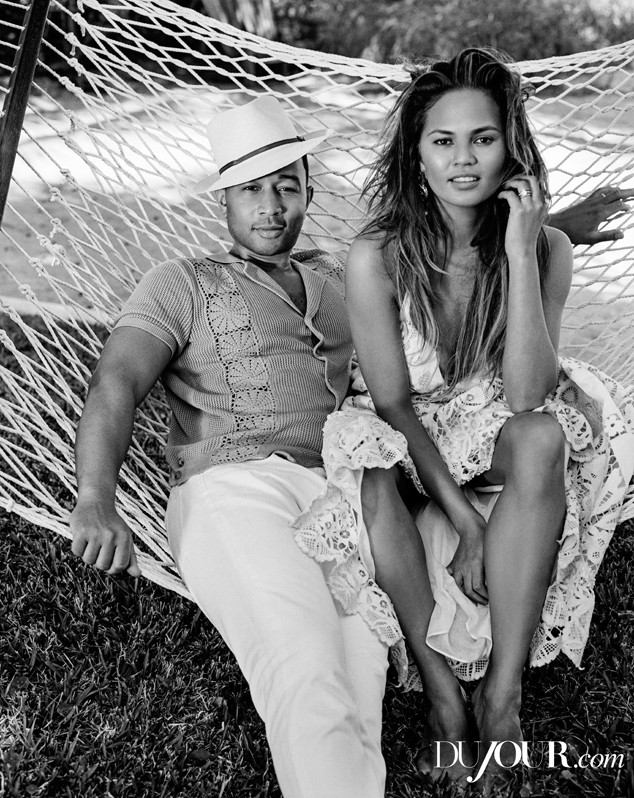 OMG! See Chrissy Teigen fully Naked Body in a beach Photo 