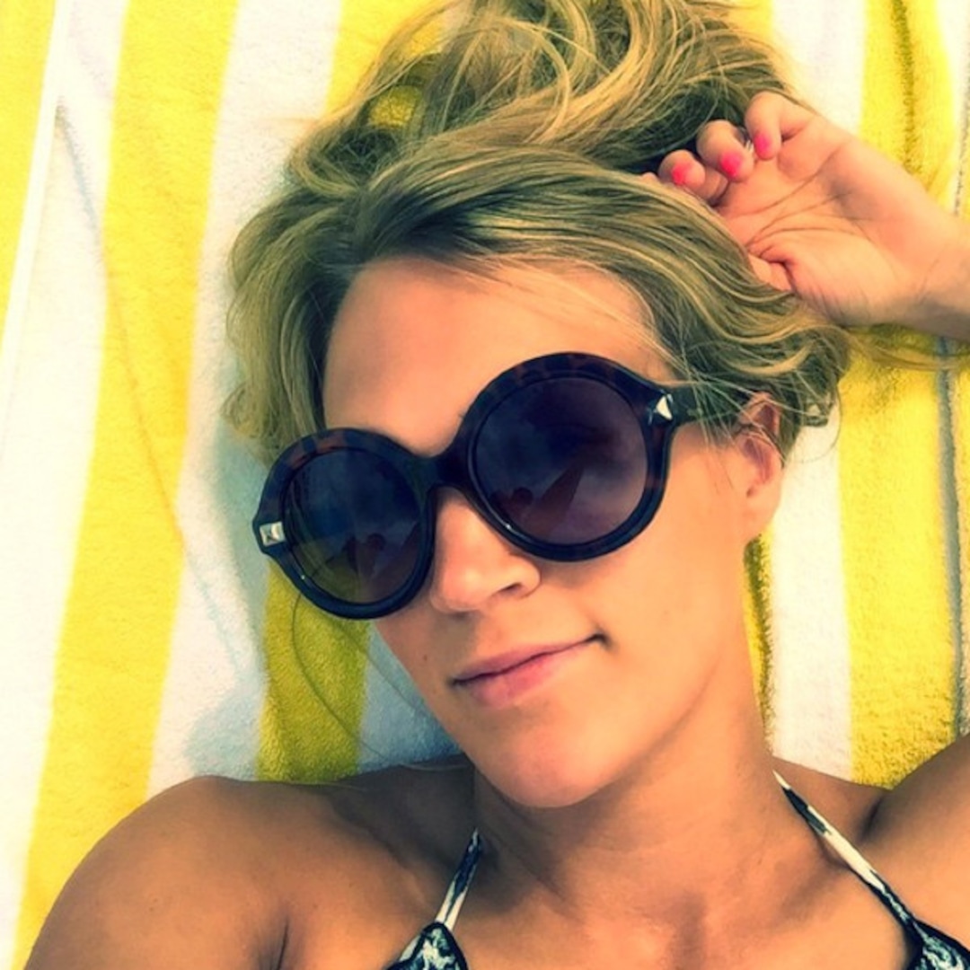 Carrie Underwood Shares Post-Baby Bikini Selfie